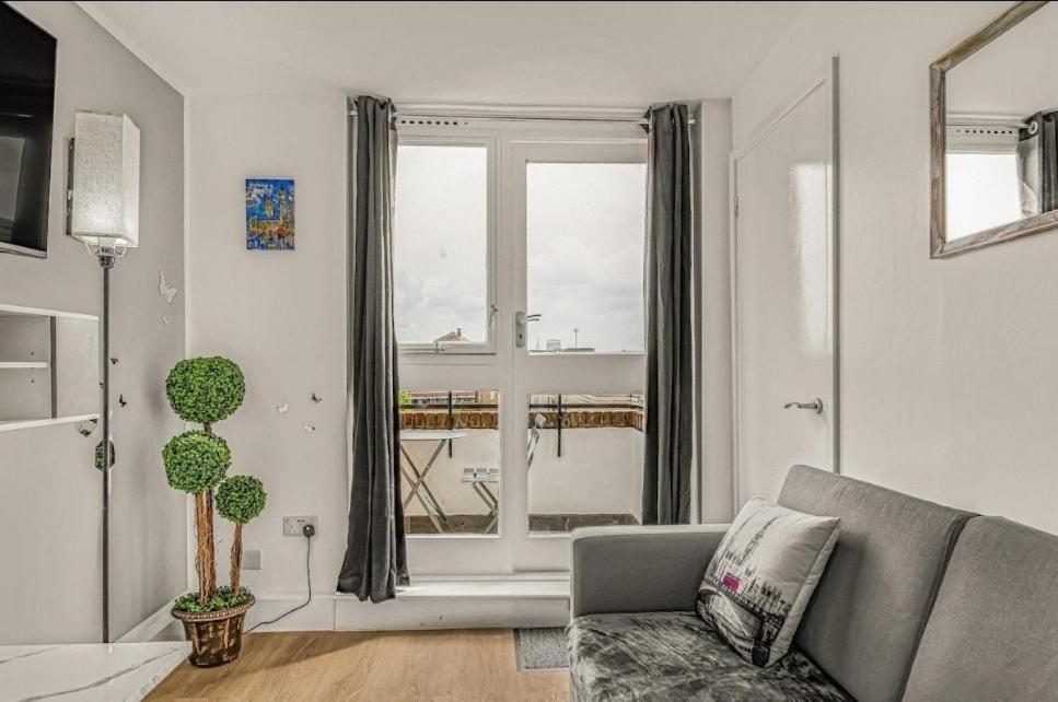 Amazing Marina-Overlooking 1Bed Londra Exterior foto