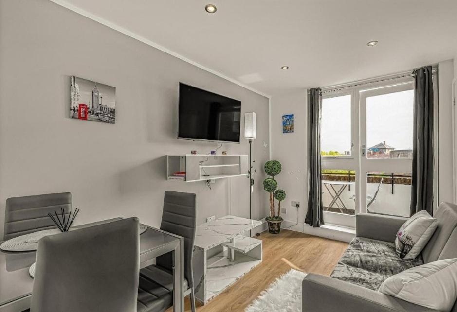 Amazing Marina-Overlooking 1Bed Londra Exterior foto