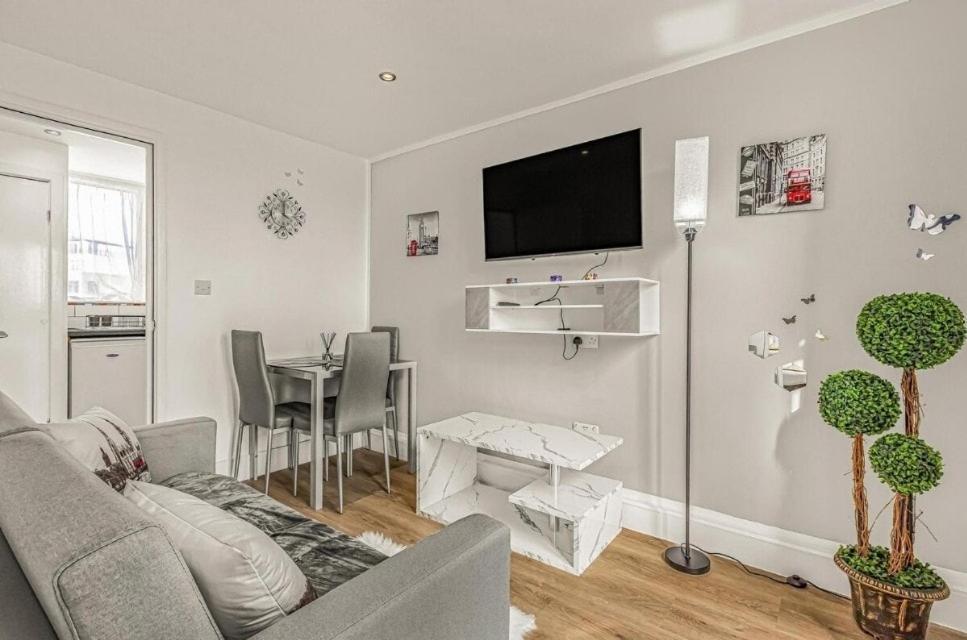 Amazing Marina-Overlooking 1Bed Londra Exterior foto